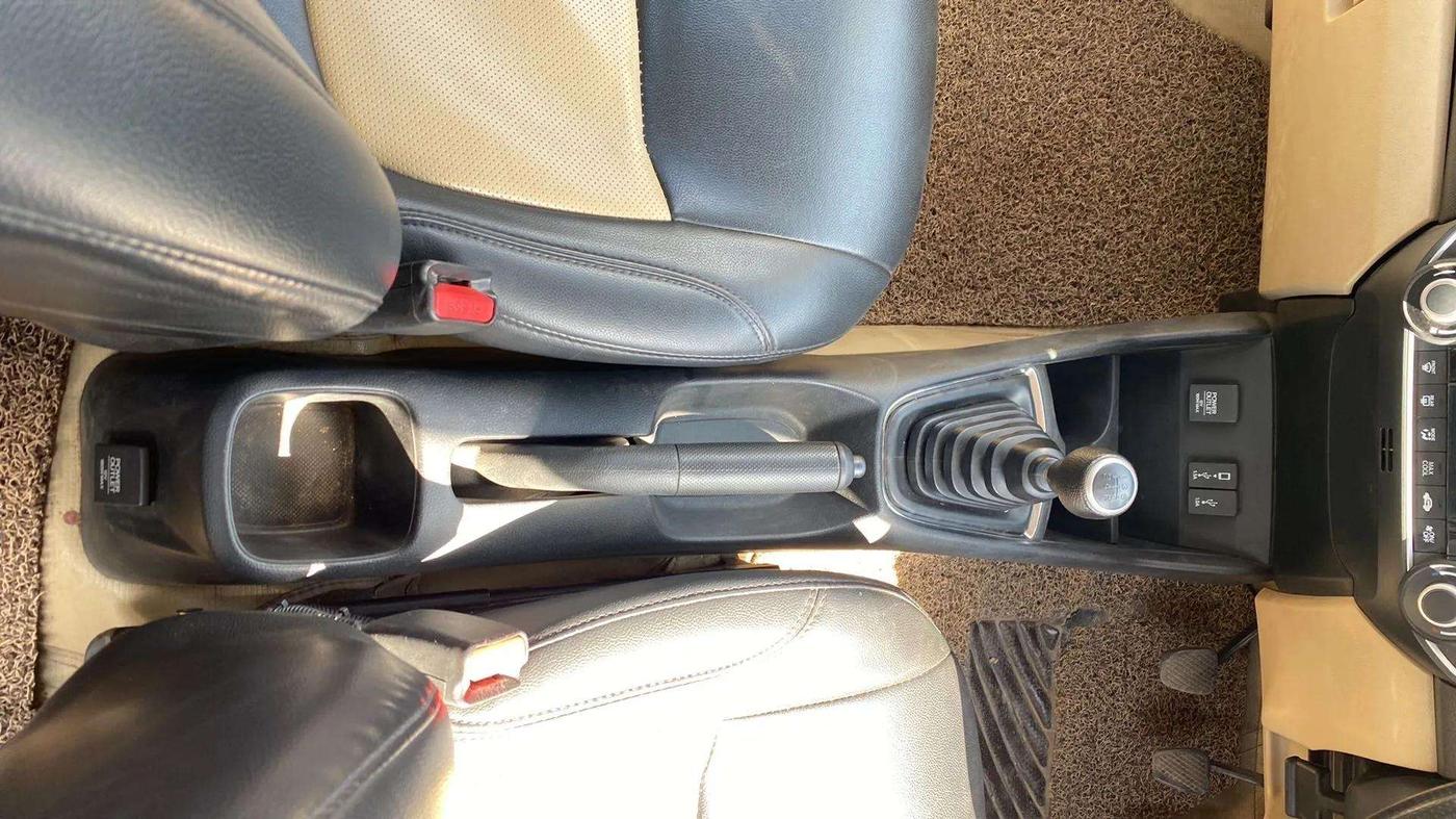 2018 Honda Amaze 1.2L I-VTEC VX, CNG, Manual, 69,209 km, Gear Lever