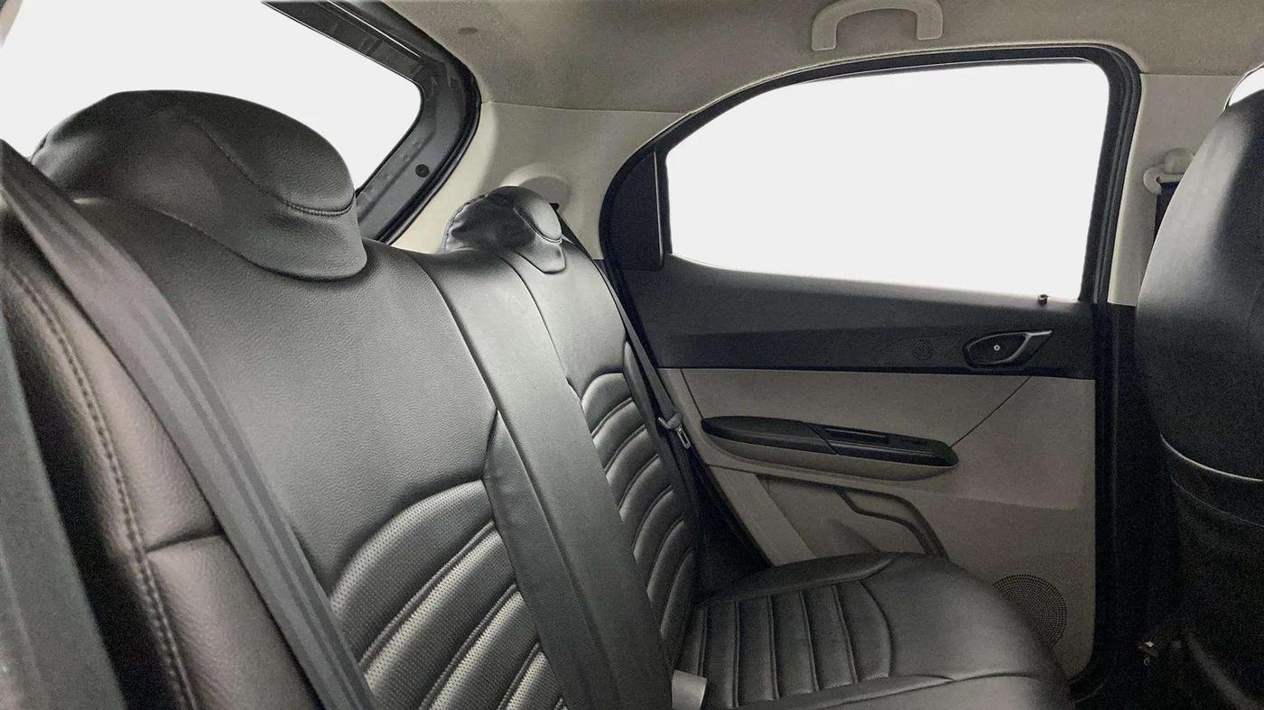 2018 Tata Tiago XT PETROL, Petrol, Manual, 73,042 km, Right Side Rear Door Cabin