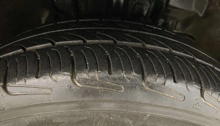 2018 Tata Tiago XT PETROL, Petrol, Manual, 73,042 km, Right Front Tyre Tread
