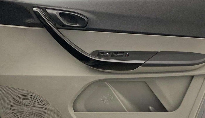 2018 Tata Tiago XT PETROL, Petrol, Manual, 73,042 km, Driver Side Door Panels Control