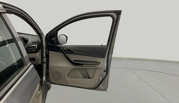 2018 Tata Tiago XT PETROL, Petrol, Manual, 73,042 km, RHS Front Door