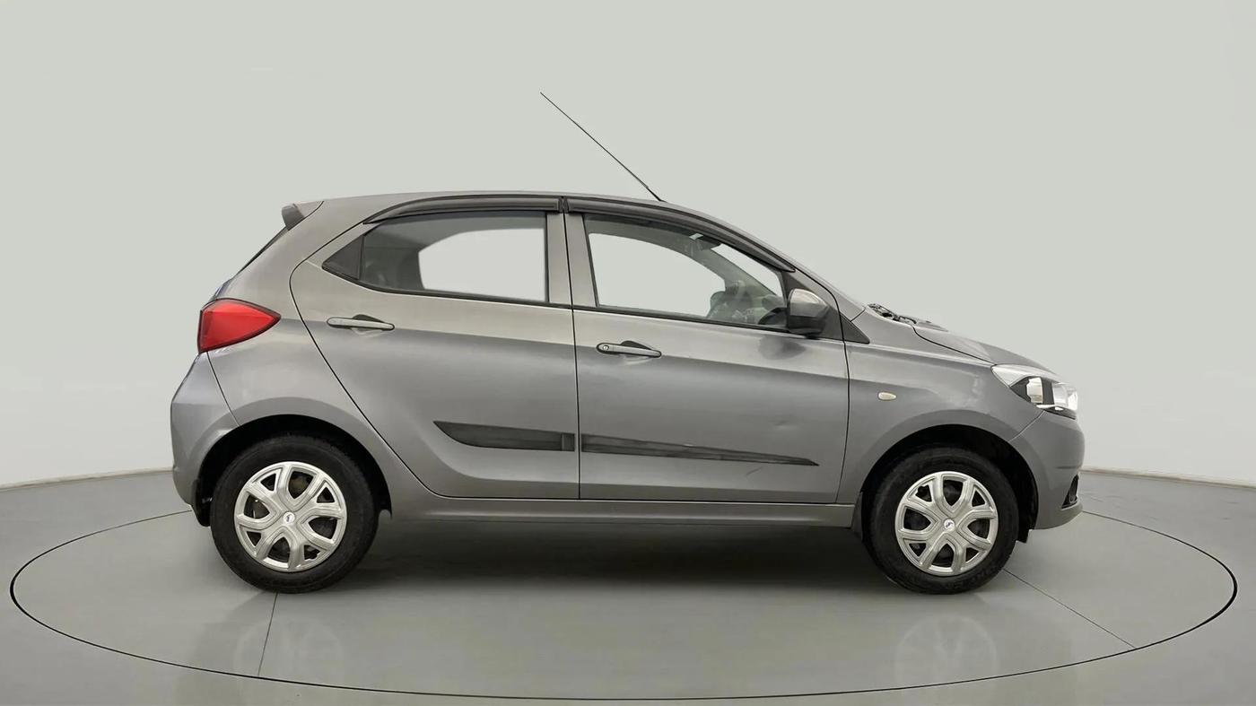 2018 Tata Tiago XT PETROL, Petrol, Manual, 73,042 km, Right Side View