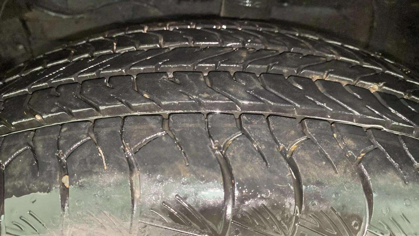 2023 Maruti Grand Vitara ALPHA SMART HYBRID, Petrol, Manual, 14,334 km, Left Front Tyre Tread