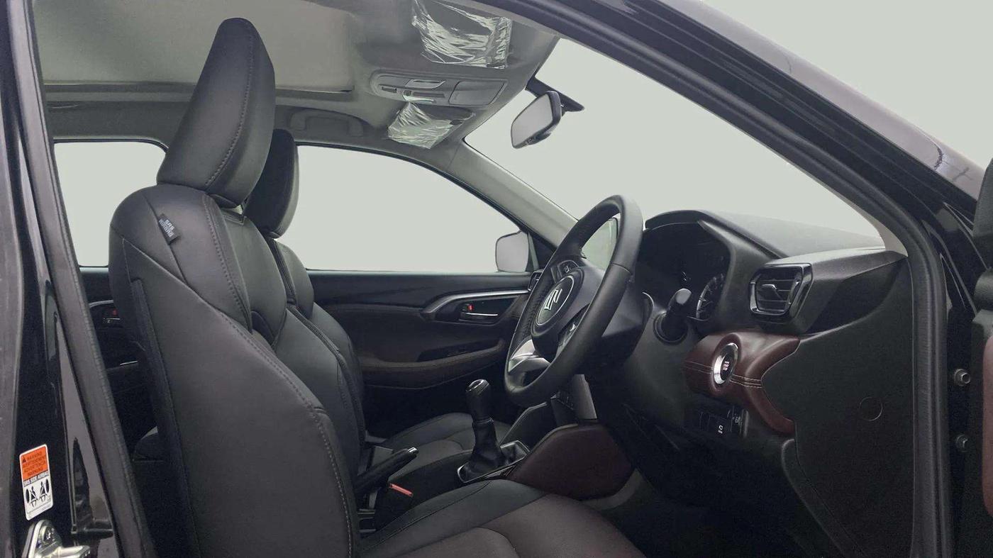 2023 Maruti Grand Vitara ALPHA SMART HYBRID, Petrol, Manual, 14,334 km, Right Side Front Door Cabin