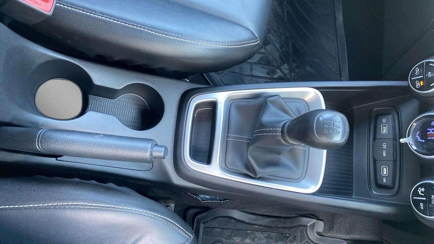 2022 Hyundai VENUE S+ 1.2, Petrol, Manual, 9,030 km, Gear Lever