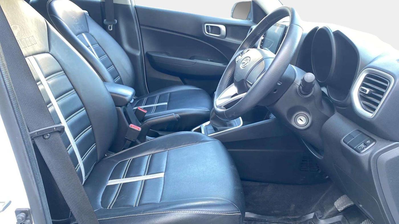 2022 Hyundai VENUE S+ 1.2, Petrol, Manual, 9,030 km, Right Side Front Door Cabin