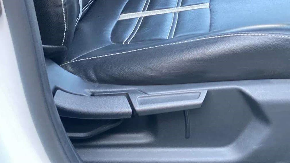 2022 Hyundai VENUE S+ 1.2, Petrol, Manual, 9,030 km, Driver Side Adjustment Panel