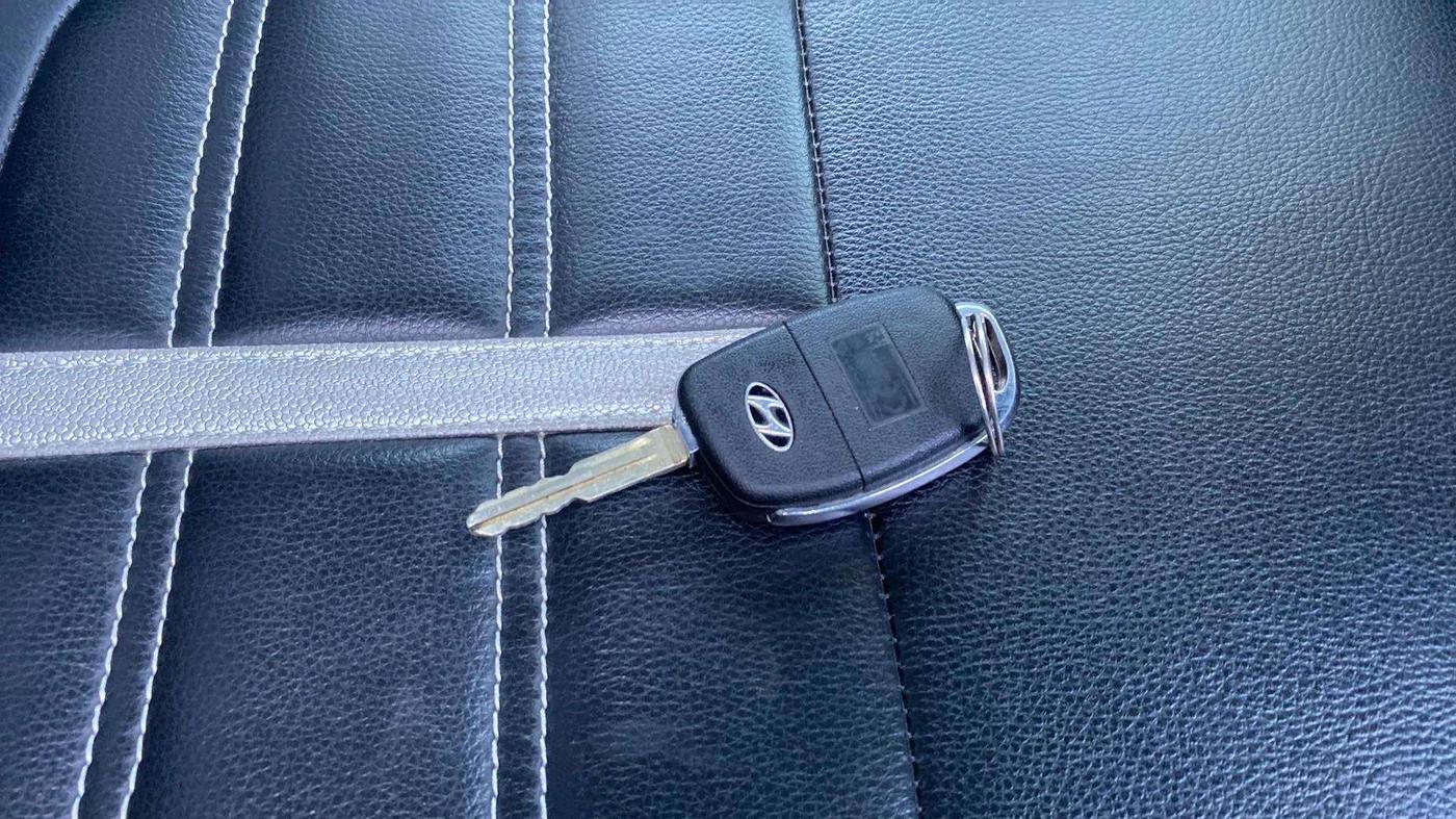 2022 Hyundai VENUE S+ 1.2, Petrol, Manual, 9,030 km, Key Close Up