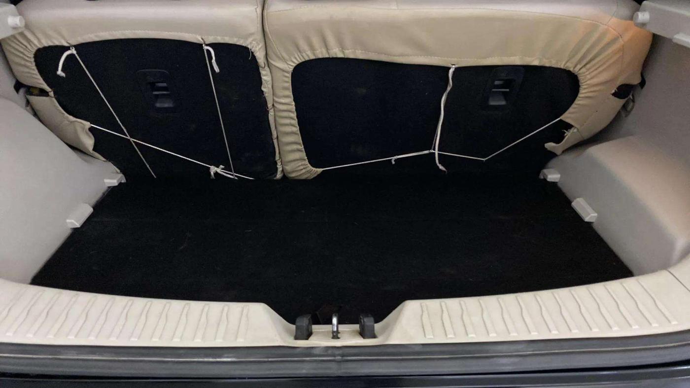 2019 Mahindra XUV300 W8 1.2 PETROL, Petrol, Manual, 87,515 km, Boot Open Zoomed View