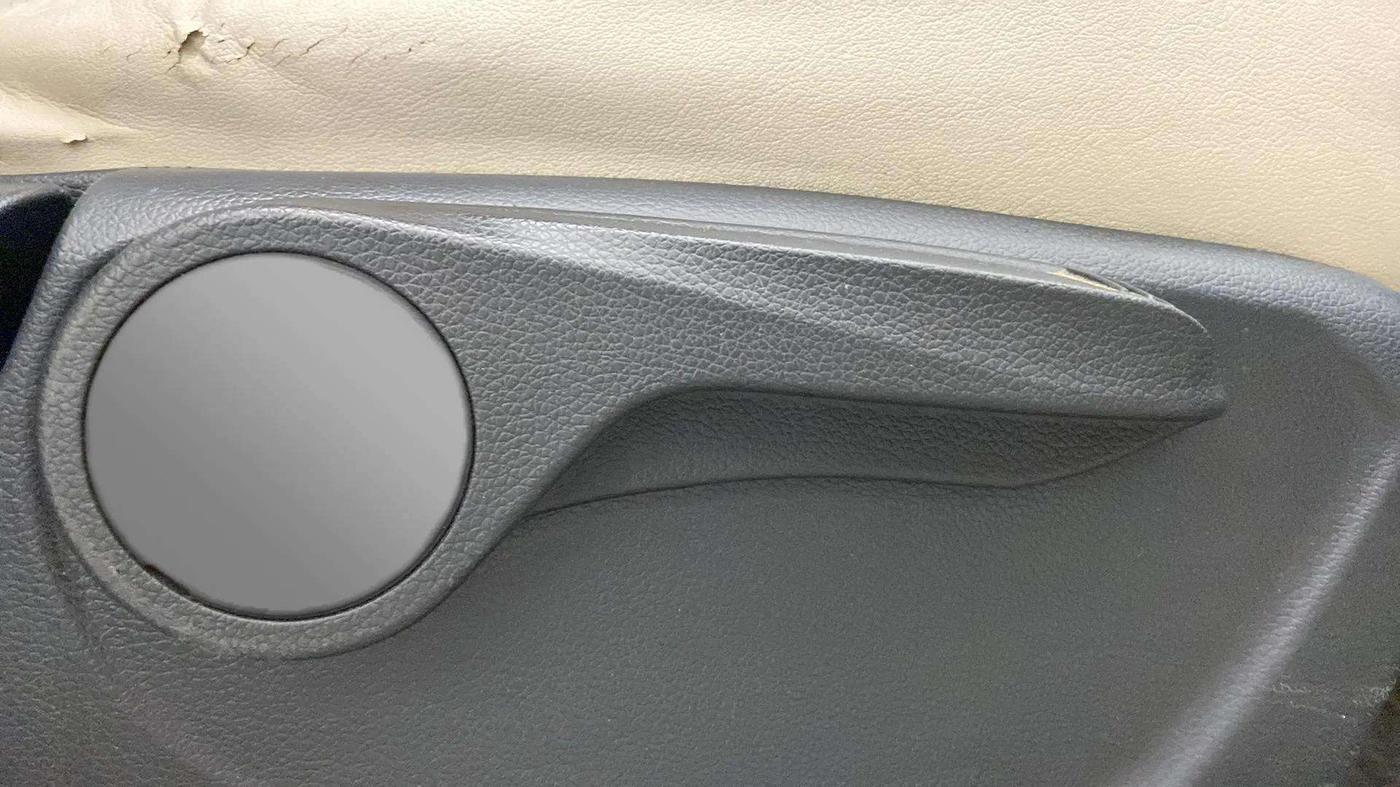 2019 Mahindra XUV300 W8 1.2 PETROL, Petrol, Manual, 87,515 km, Driver Side Adjustment Panel
