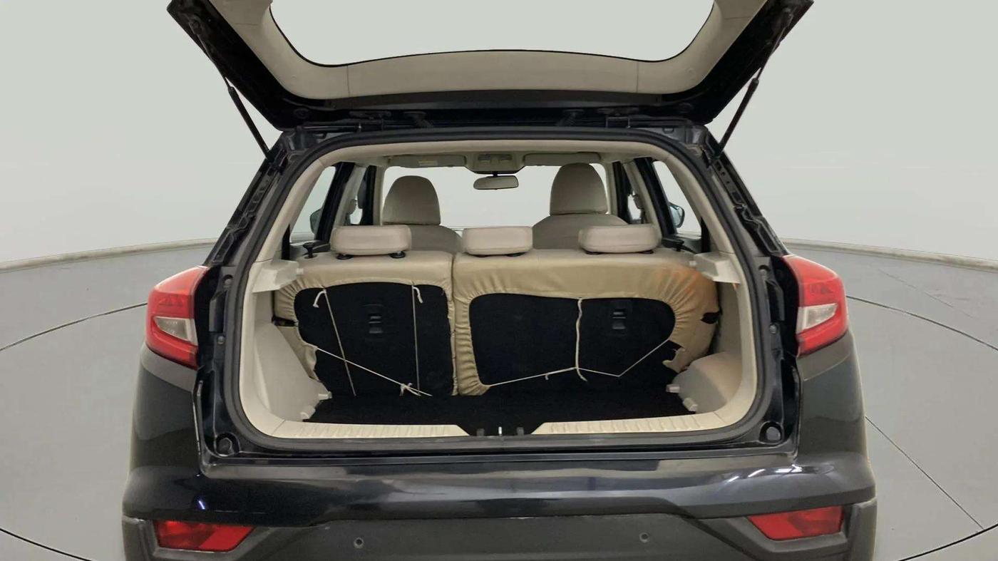 2019 Mahindra XUV300 W8 1.2 PETROL, Petrol, Manual, 87,515 km, Boot Inside