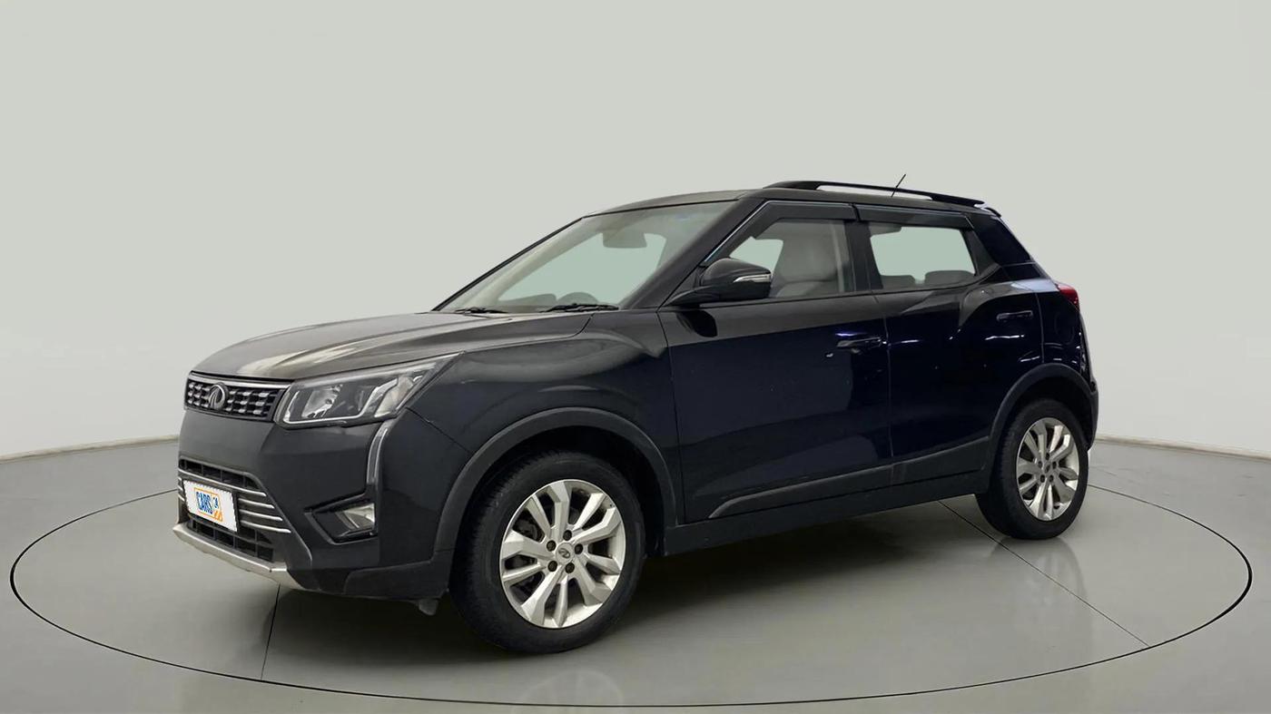 2019 Mahindra XUV300 W8 1.2 PETROL, Petrol, Manual, 87,515 km, Left Front Diagonal
