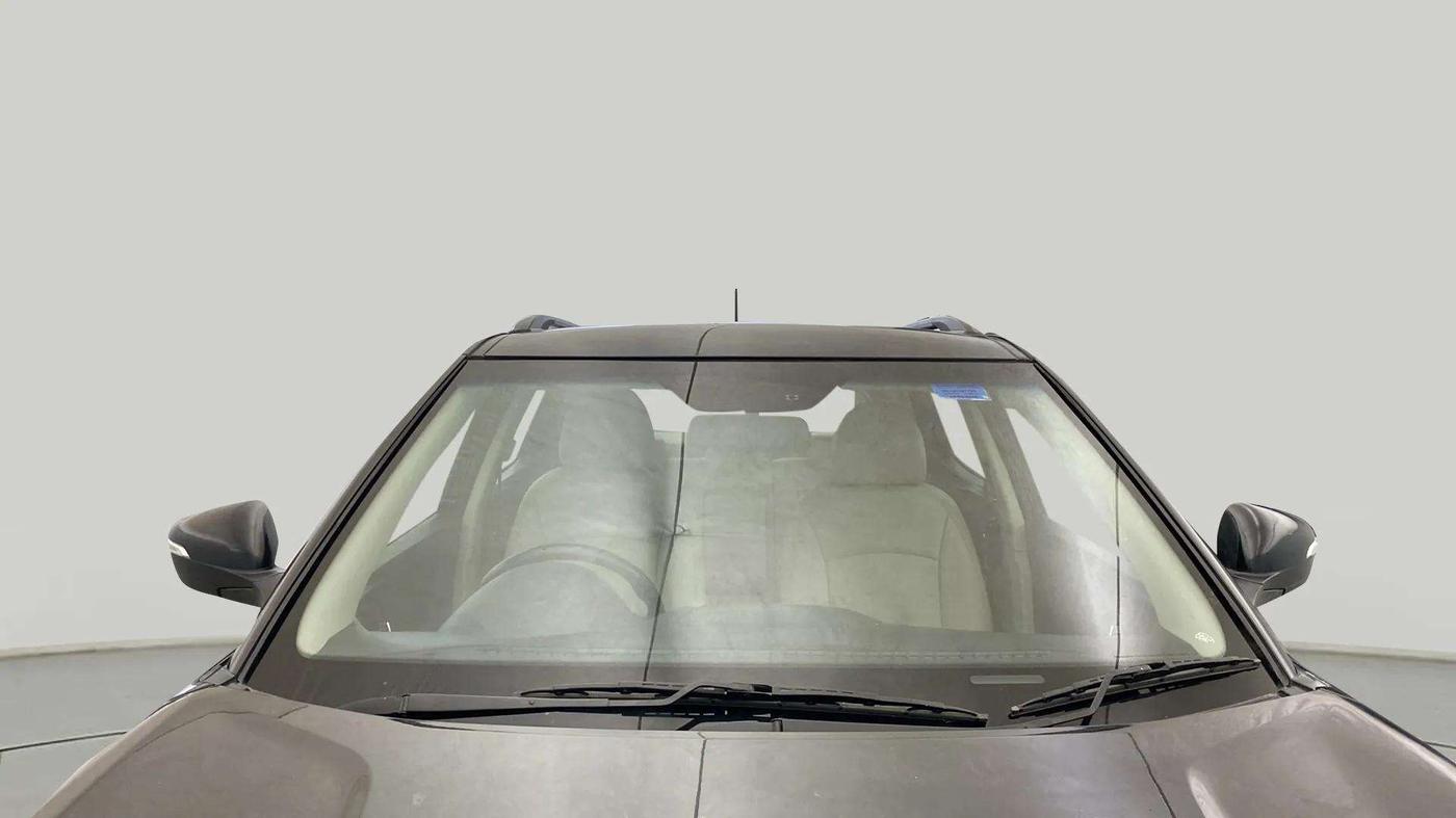 2019 Mahindra XUV300 W8 1.2 PETROL, Petrol, Manual, 87,515 km, Front Windshield