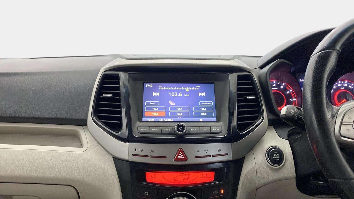 2019 Mahindra XUV300 W8 1.2 PETROL, Petrol, Manual, 87,515 km, Air Conditioner