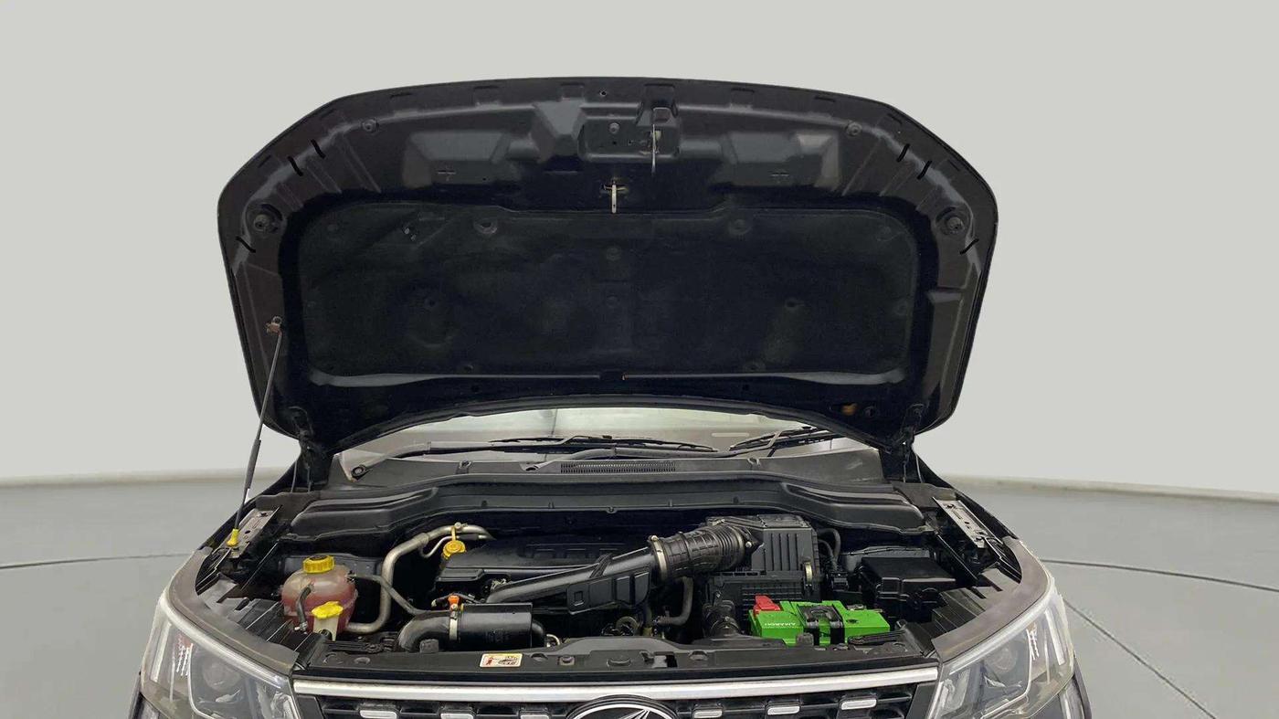 2019 Mahindra XUV300 W8 1.2 PETROL, Petrol, Manual, 87,515 km, Open Bonet