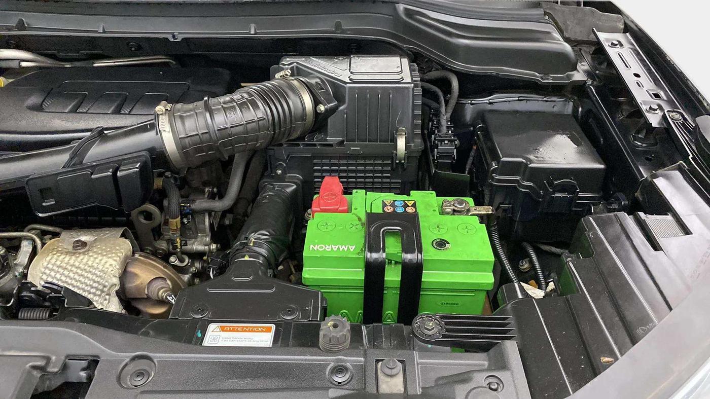 2019 Mahindra XUV300 W8 1.2 PETROL, Petrol, Manual, 87,515 km, Engine View - Left