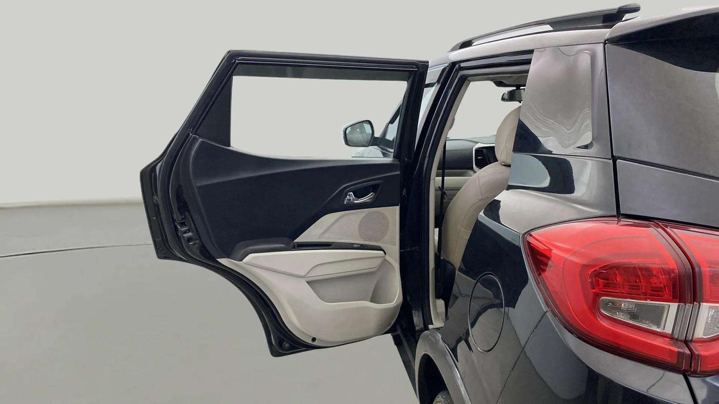 2019 Mahindra XUV300 W8 1.2 PETROL, Petrol, Manual, 87,515 km, LHS Rear Door