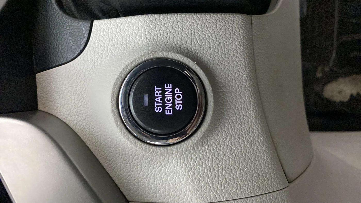 2019 Mahindra XUV300 W8 1.2 PETROL, Petrol, Manual, 87,515 km, Keyless Start/ Stop Button