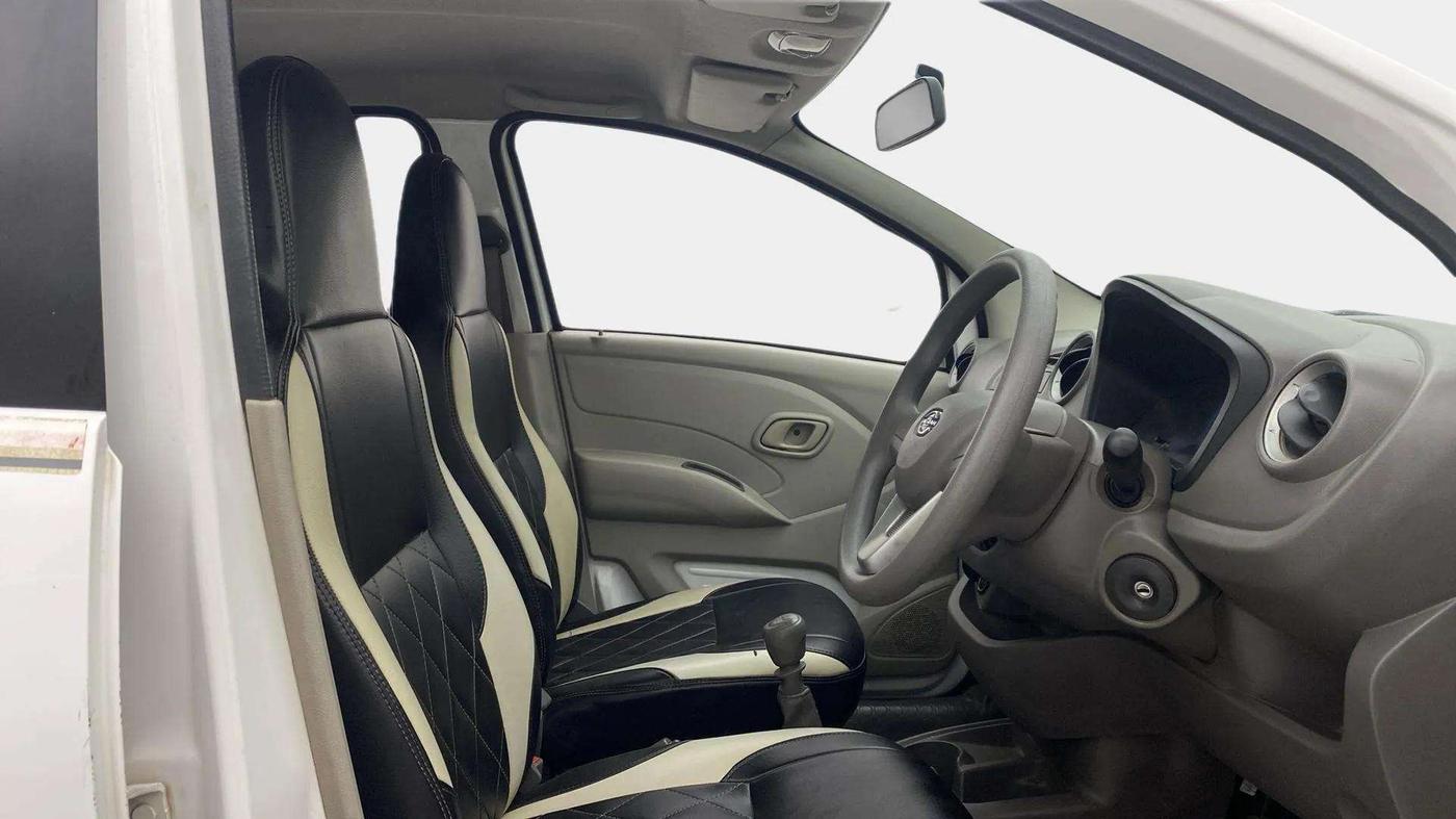 2017 Datsun Redi Go T (O), Petrol, Manual, 52,772 km, Right Side Front Door Cabin