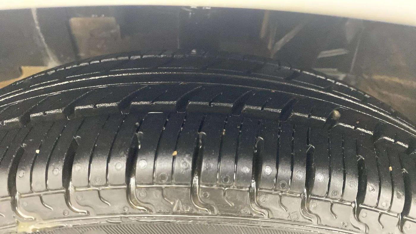 2017 Datsun Redi Go T (O), Petrol, Manual, 52,772 km, Left Front Tyre Tread