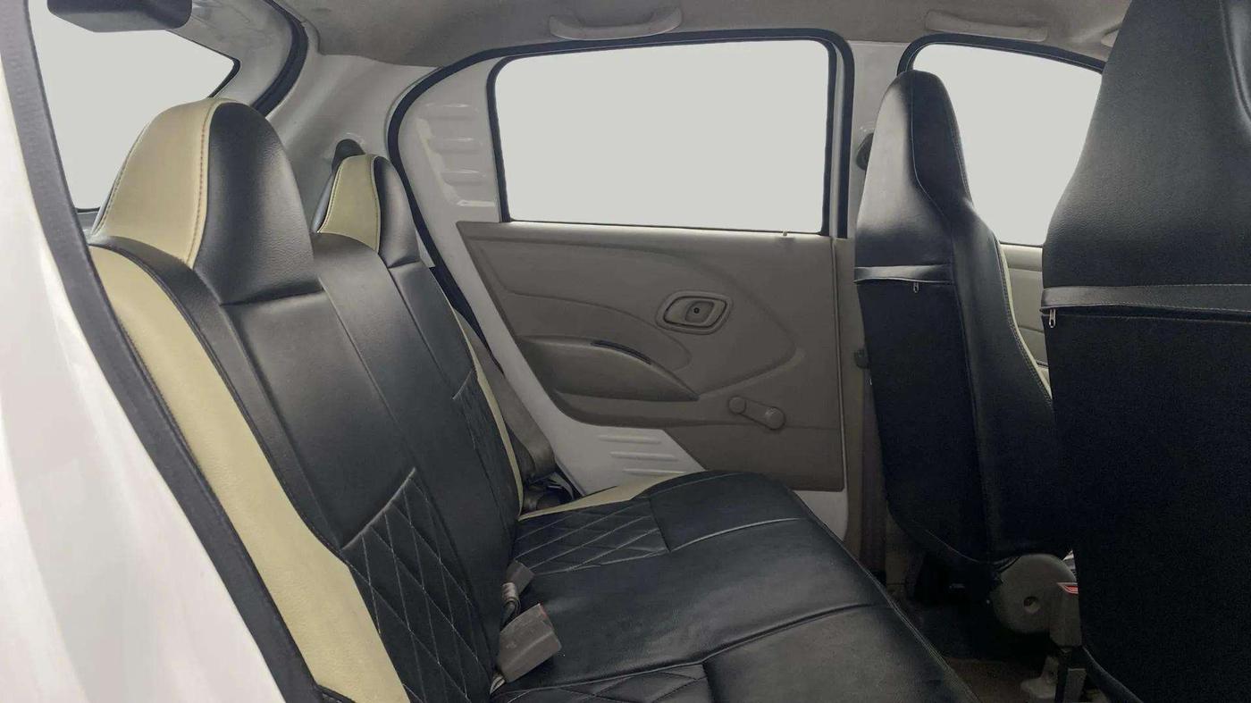 2017 Datsun Redi Go T (O), Petrol, Manual, 52,772 km, Right Side Rear Door Cabin