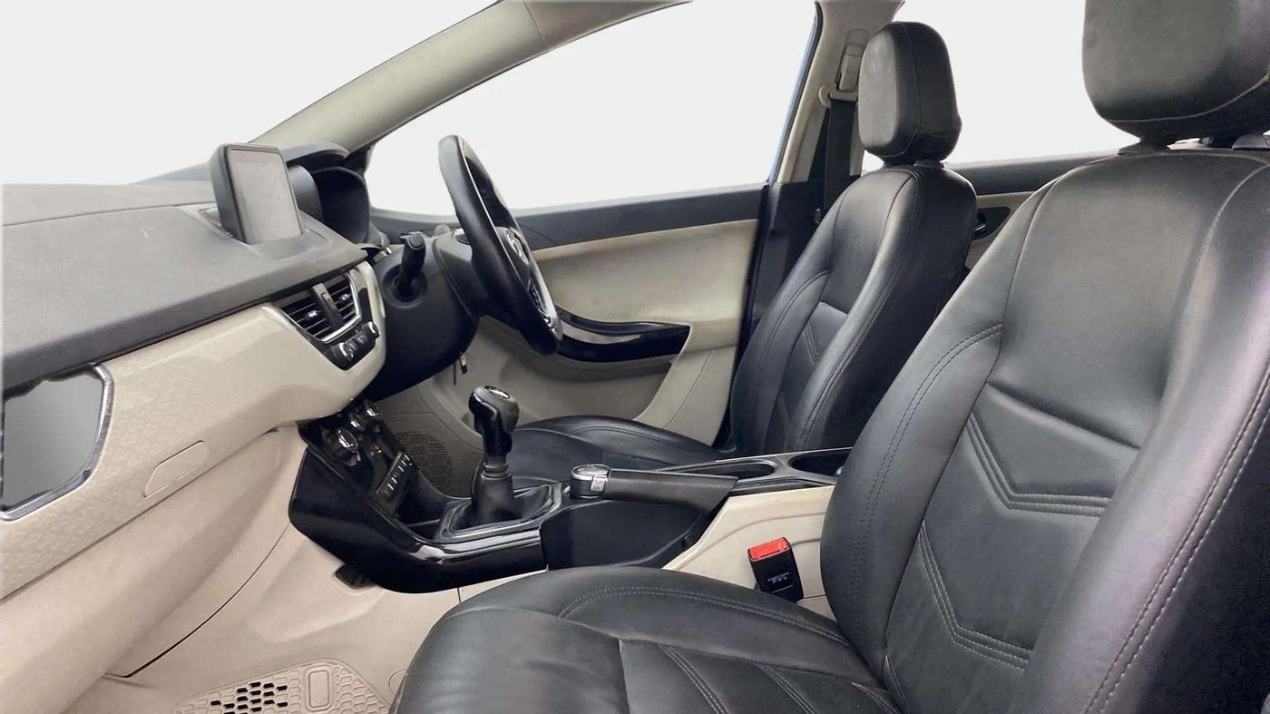 2020 Tata NEXON XZ PETROL, Petrol, Manual, 76,991 km, Right Side Front Door Cabin