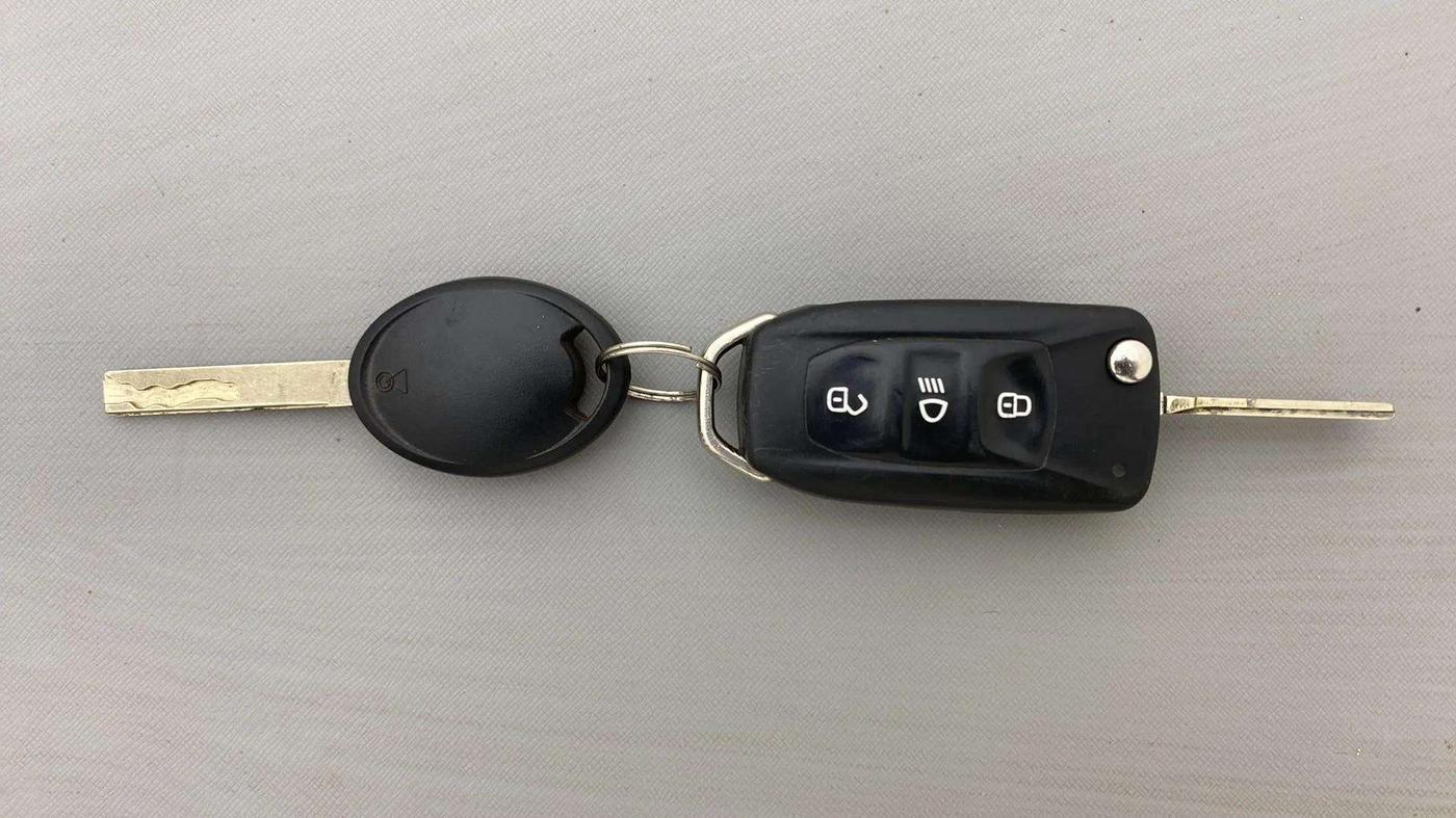 2020 Tata NEXON XZ PETROL, Petrol, Manual, 76,991 km, Key Close Up