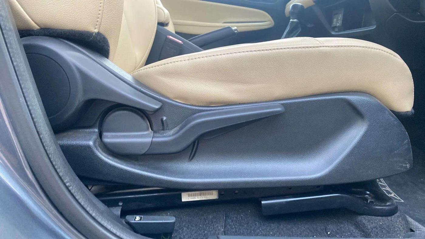 2022 Honda City 1.5L I-VTEC ZX, Petrol, Manual, 17,564 km, Driver Side Adjustment Panel