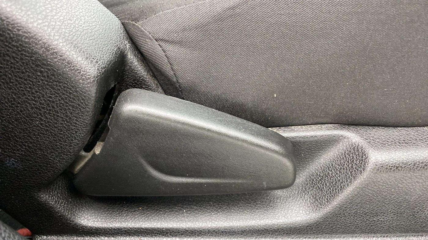 2023 Renault Kwid RXT 1.0, Petrol, Manual, 17,449 km, Driver Side Adjustment Panel
