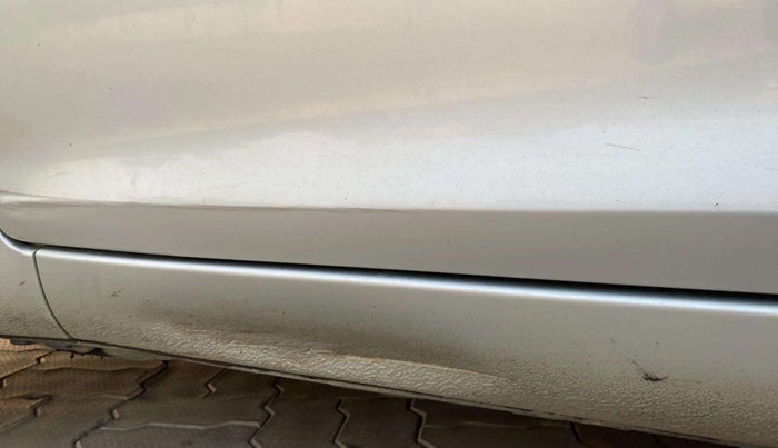 2015 Maruti Swift Dzire VXI, Petrol, Manual, 49,278 km, Left running board - Slightly dented