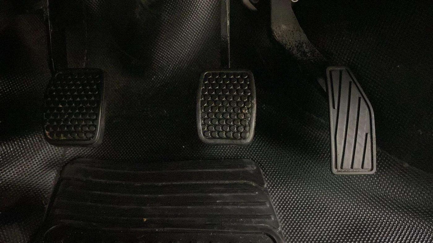2019 Maruti Alto VXI, Petrol, Manual, 20,461 km, Pedals