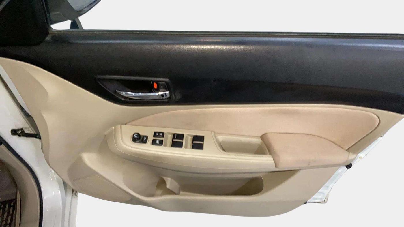 2021 Maruti Dzire VXI, Petrol, Manual, 26,001 km, Driver Side Door Panels Control