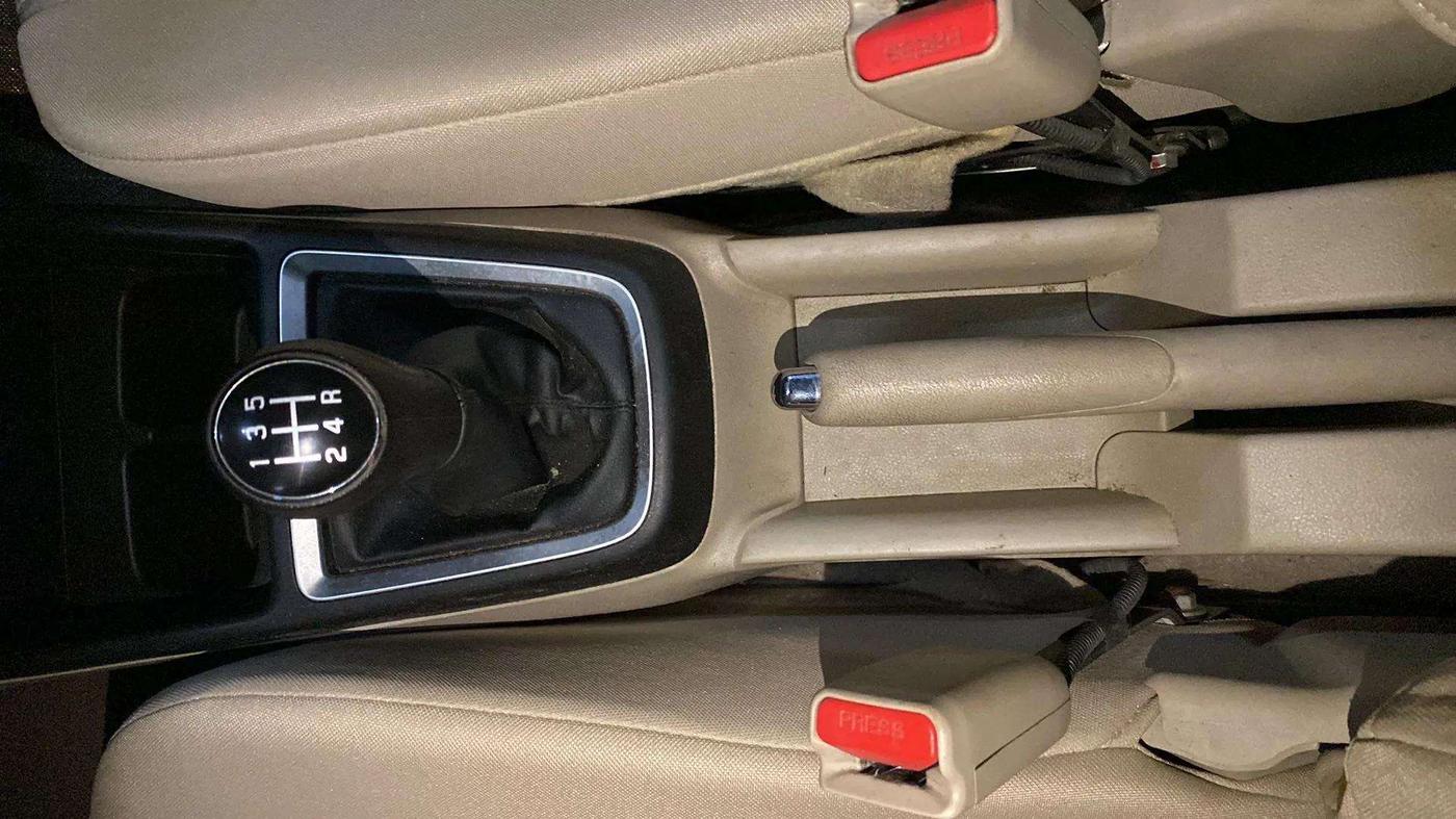 2021 Maruti Dzire VXI, Petrol, Manual, 26,001 km, Gear Lever