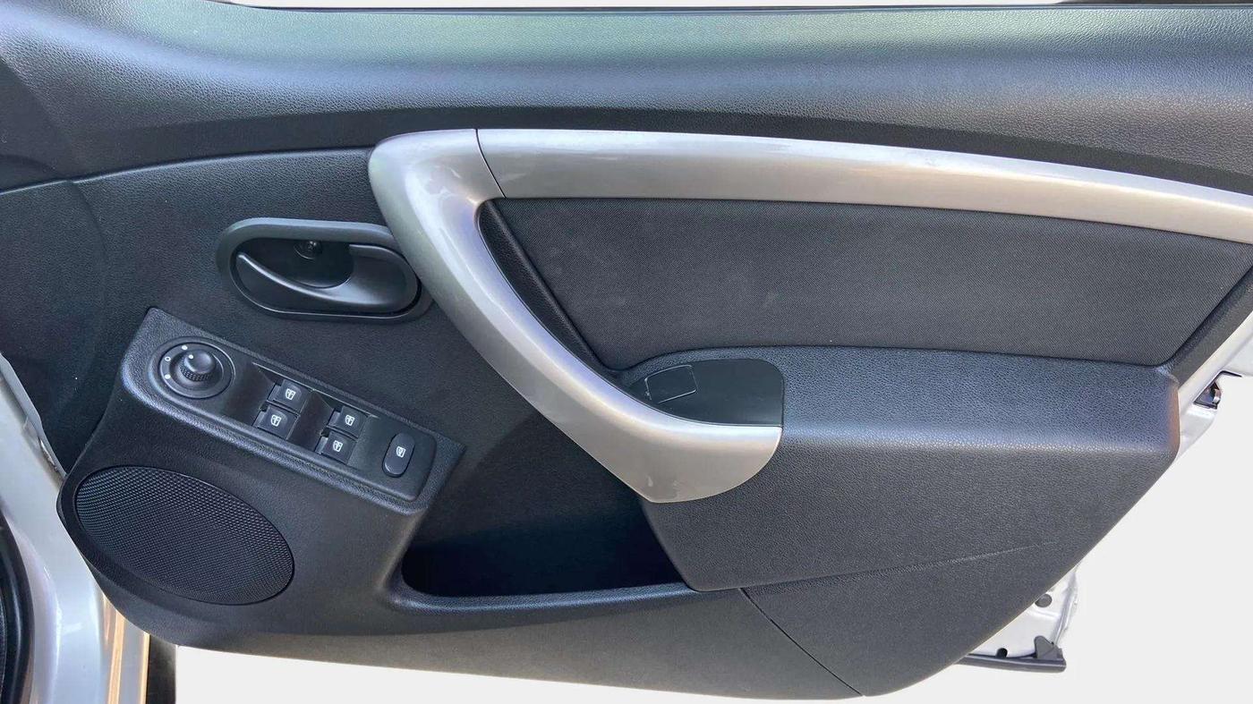 2020 Renault Duster RXS 1.5 PETROL MT, Petrol, Manual, 21,932 km, Driver Side Door Panels Control