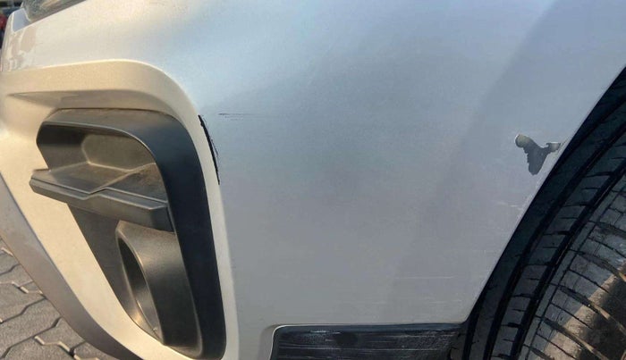 2020 Renault Duster RXS 1.5 PETROL MT, Petrol, Manual, 21,706 km, Front bumper - Size > 1 Inch