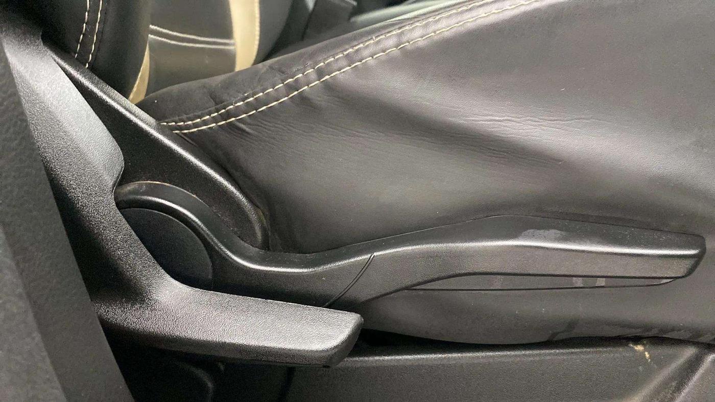 2022 Maruti XL6 ALPHA MT, Petrol, Manual, 79,451 km, Driver Side Adjustment Panel