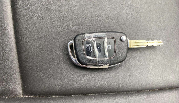 2023 Hyundai VENUE S 1.2, Petrol, Manual, 16,861 km, Key Close Up
