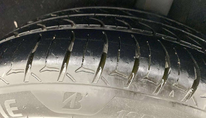 2018 Maruti Baleno ALPHA PETROL 1.2, Petrol, Manual, 87,120 km, Left Front Tyre Tread
