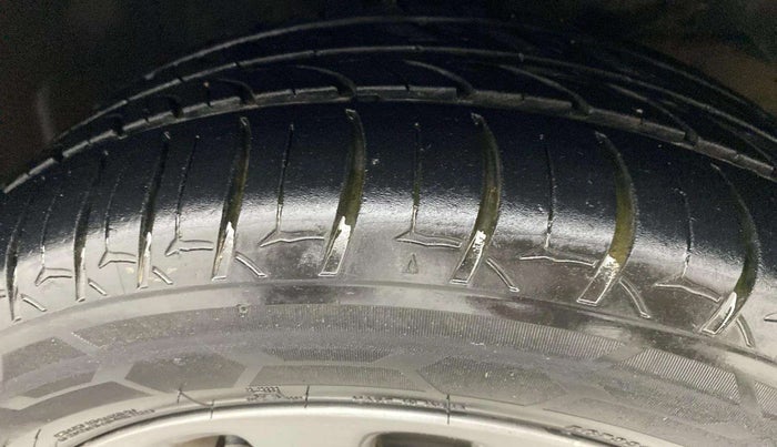 2018 Maruti Baleno ALPHA PETROL 1.2, Petrol, Manual, 87,120 km, Right Front Tyre Tread