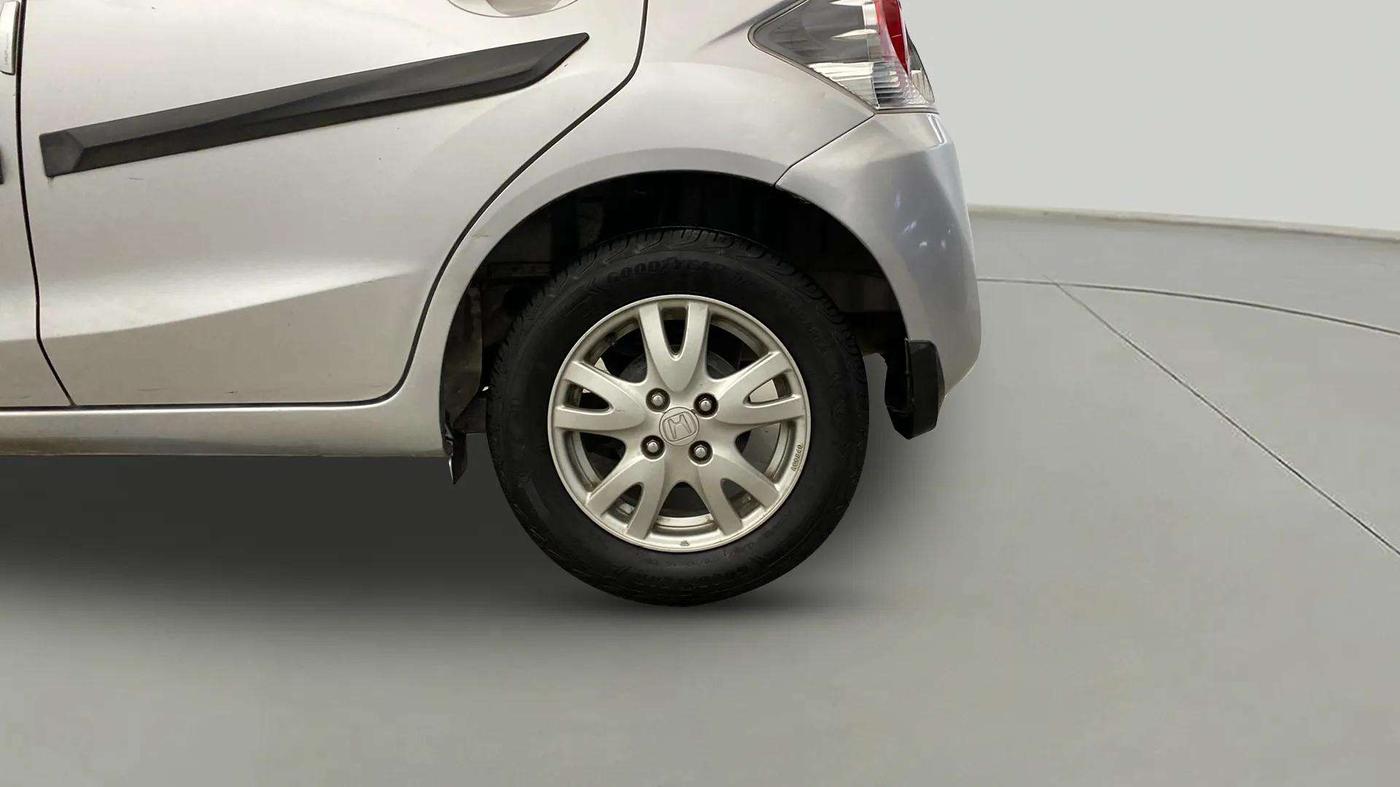 2014 Honda Brio VX MT, Petrol, Manual, 49,256 km, Left Rear Wheel
