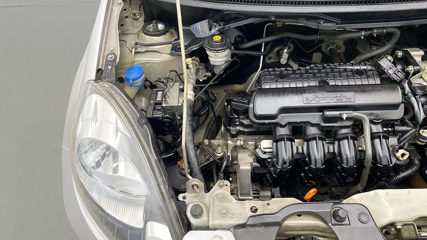 2014 Honda Brio VX MT, Petrol, Manual, 49,256 km, Engine View - Right