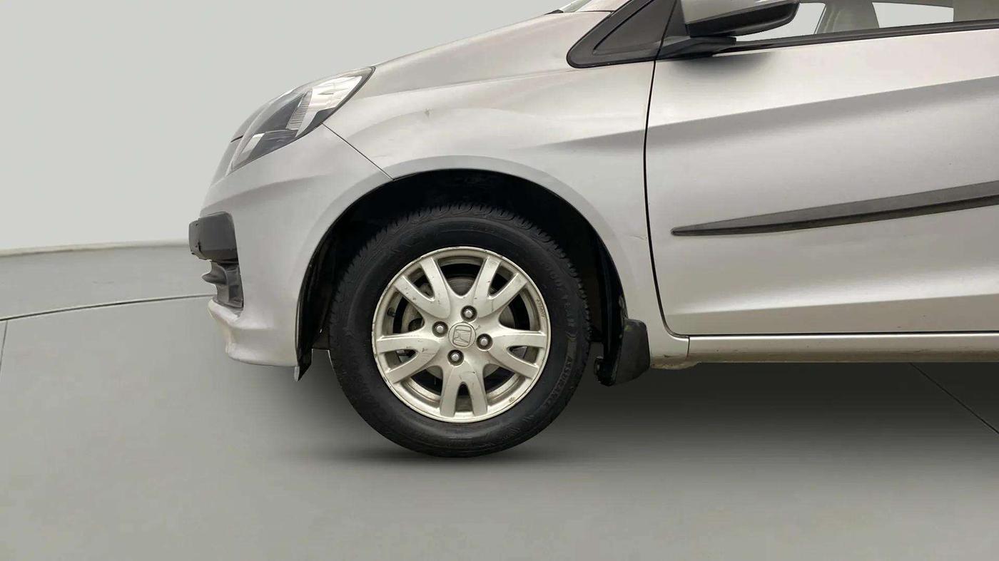 2014 Honda Brio VX MT, Petrol, Manual, 49,256 km, Left Front Wheel