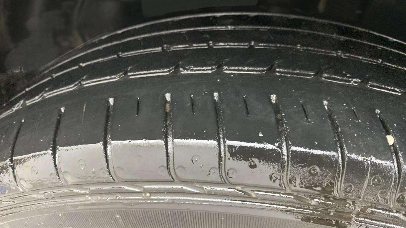 2022 Tata PUNCH CREATIVE  MT, Petrol, Manual, 34,207 km, Left Front Tyre Tread