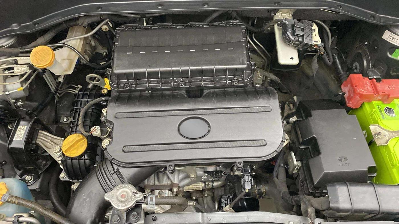 2022 Tata PUNCH CREATIVE  MT, Petrol, Manual, 34,207 km, Engine View