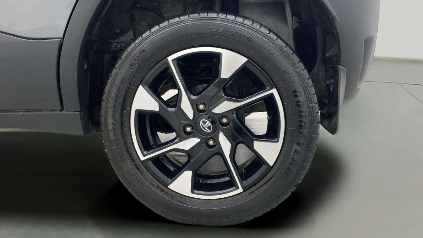 2022 Tata PUNCH CREATIVE  MT, Petrol, Manual, 34,207 km, Left Rear Wheel