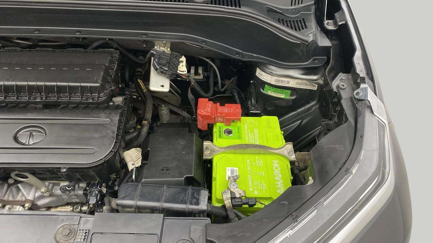 2022 Tata PUNCH CREATIVE  MT, Petrol, Manual, 34,207 km, Engine View - Left