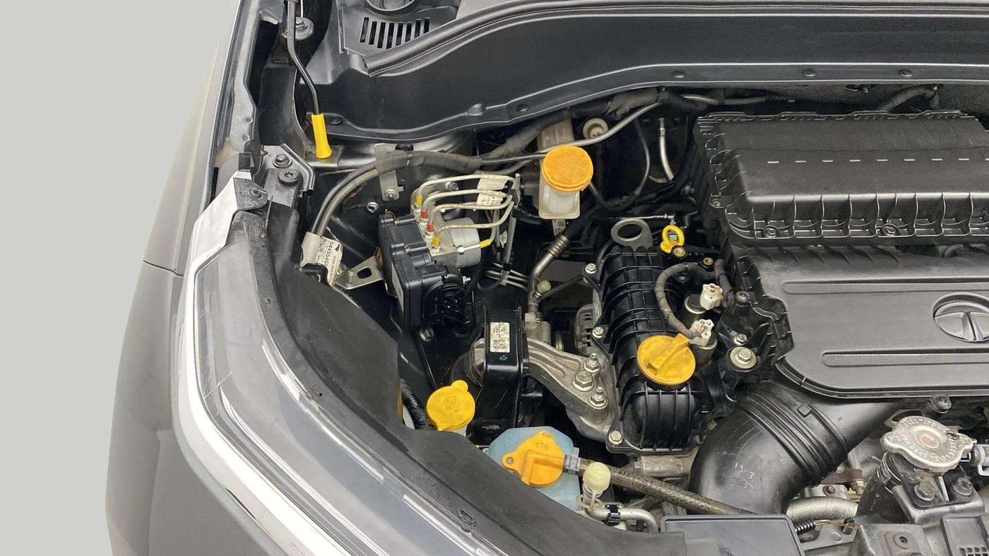 2022 Tata PUNCH CREATIVE  MT, Petrol, Manual, 34,207 km, Engine View - Right