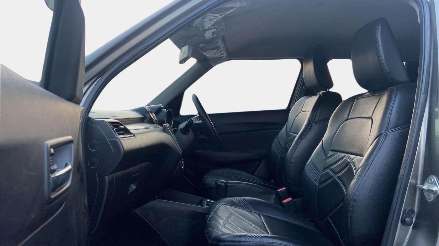 2021 Maruti Swift VXI AMT, Petrol, Automatic, 39,877 km, Right Side Front Door Cabin