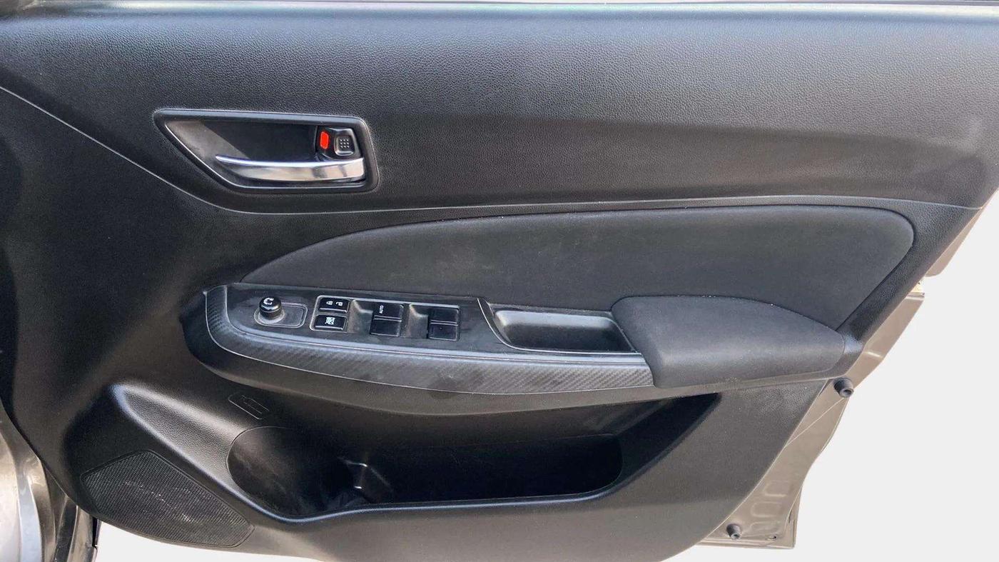 2021 Maruti Swift VXI AMT, Petrol, Automatic, 39,877 km, Driver Side Door Panels Control