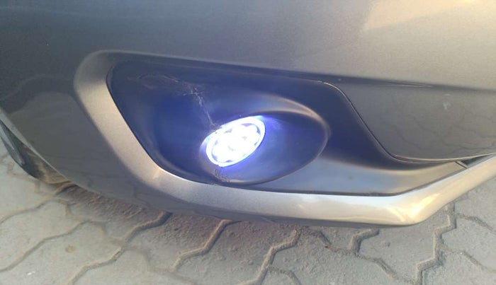 2021 Maruti Swift VXI AMT, Petrol, Automatic, 39,634 km, Right fog light - Fog Light cover missing